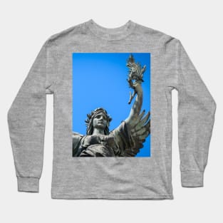 Liberty breaking her chains Long Sleeve T-Shirt